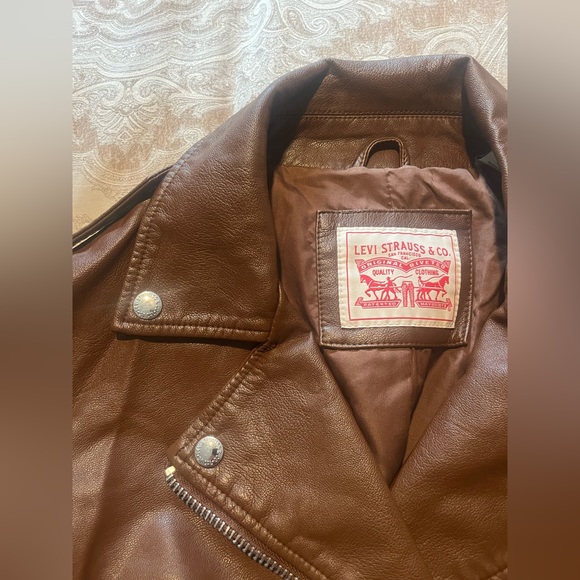 Levi’s vegan leather jacket - Picture 2 of 4